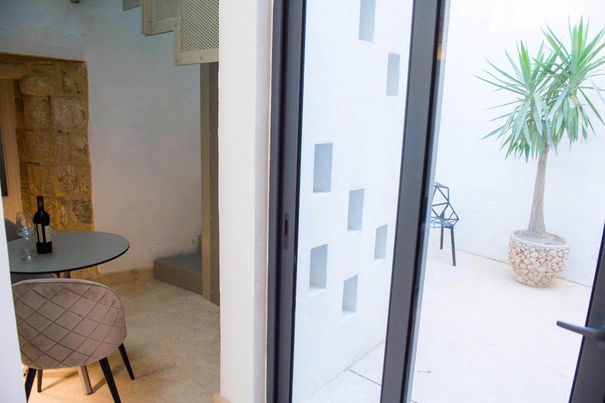 San Anton Suites Attard Exterior foto